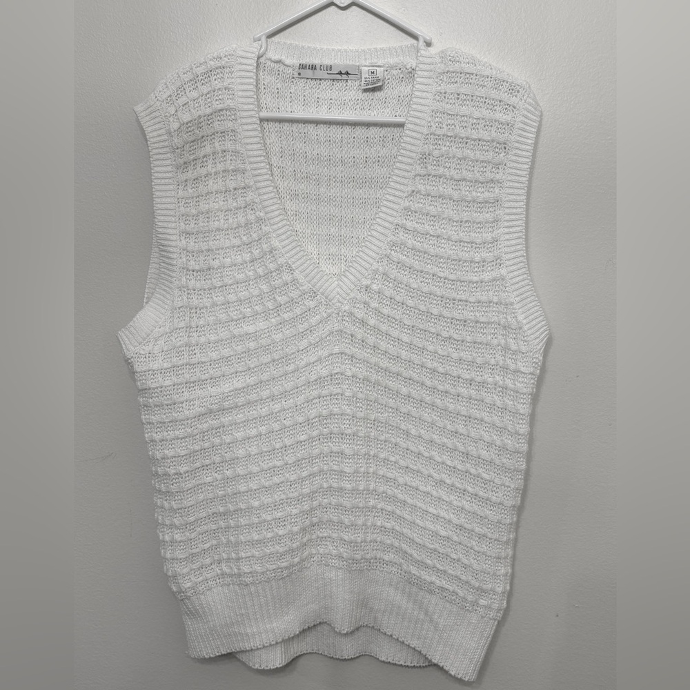 Sahara Club Women's Medium V-neck Sweater Vest (white)